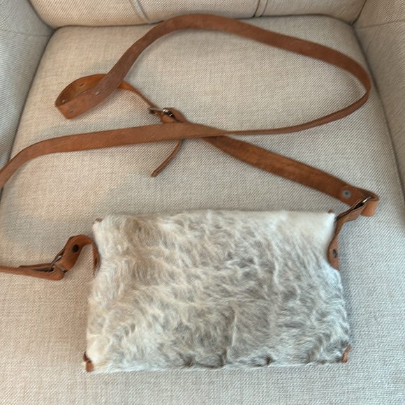 Handcrafted mohair crossbody bag - Picture 2 of 9